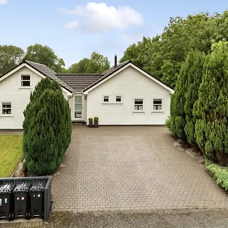 Elizabeth - 175m From The Sea By Interhome