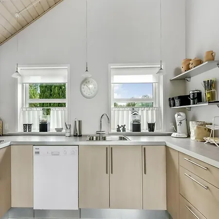 Feriehus Elizabeth - 175m From The Sea By Interhome