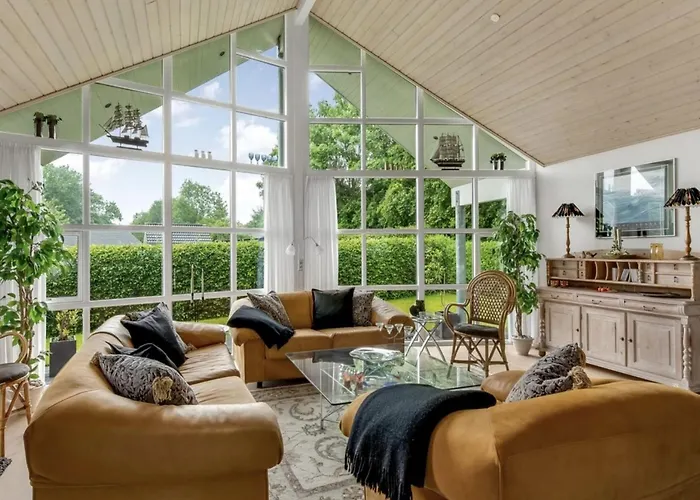 Elizabeth - 175m From The Sea By Interhome