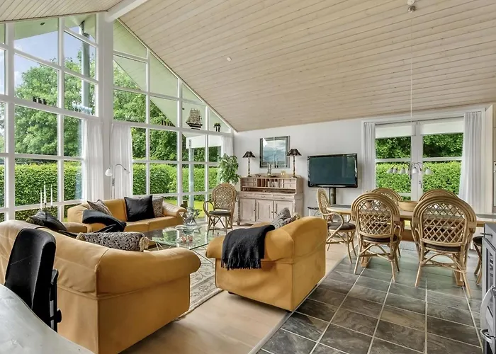 Elizabeth - 175m From The Sea By Interhome *