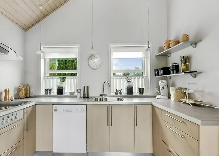 Feriehus Elizabeth - 175m From The Sea By Interhome